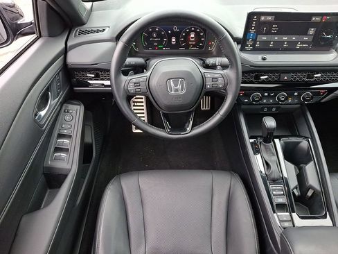 Used 2023 Honda Accord Sport image 11