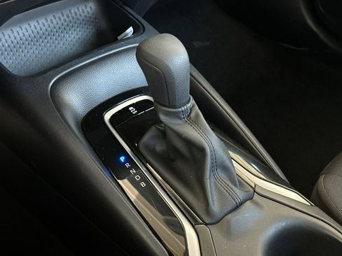 Used 2025 Toyota Corolla LE image 18