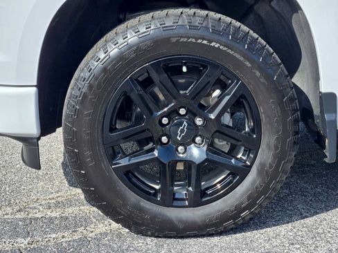 Certified 2026 Chevrolet Silverado 1500 RST AWD/4WD image 13