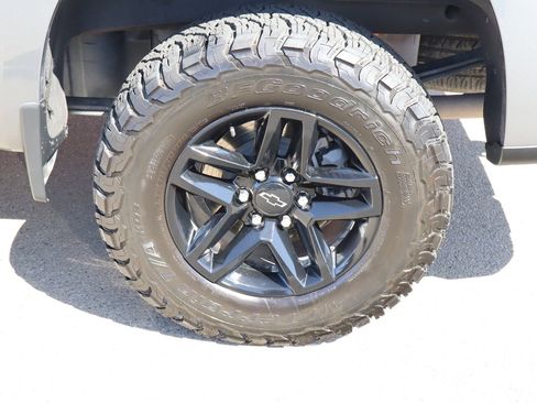 Used 2021 Chevrolet Silverado 1500 Custom Trail Boss w/ Safety Confidence Package AWD/4WD image 13