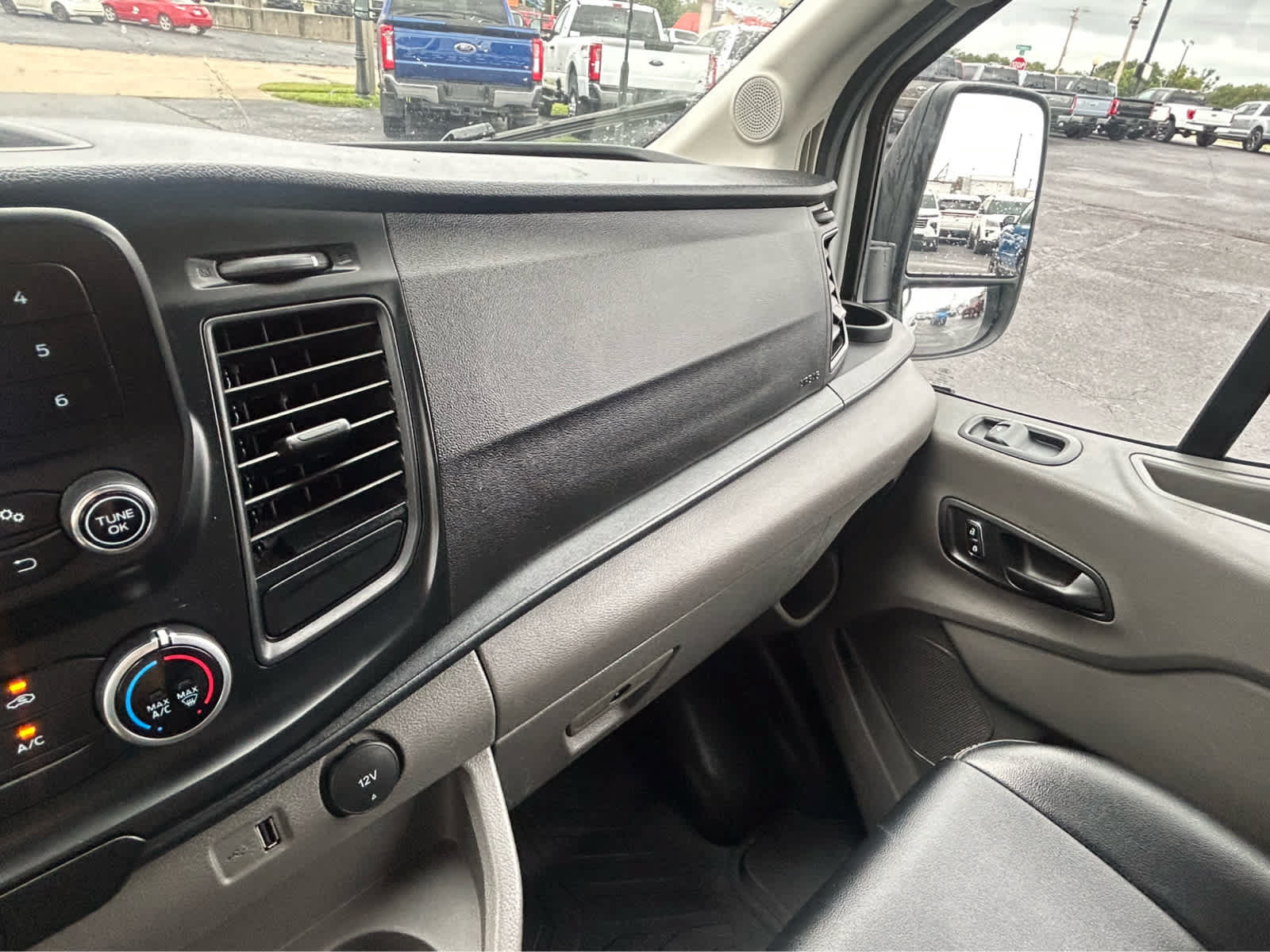 Used 2024 Ford Transit 250 148 Medium Roof w/ Load Area Protection Package RWD image 36