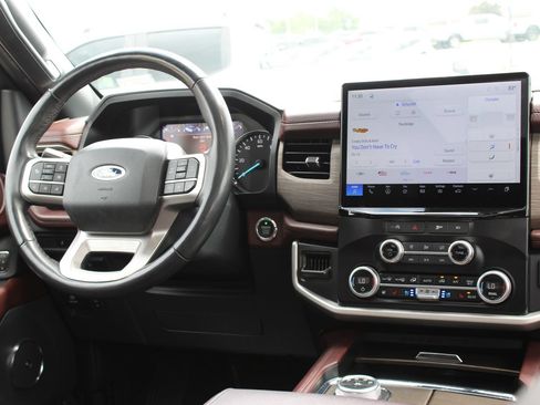 Used 2024 Ford Expedition Limited AWD/4WD image 28