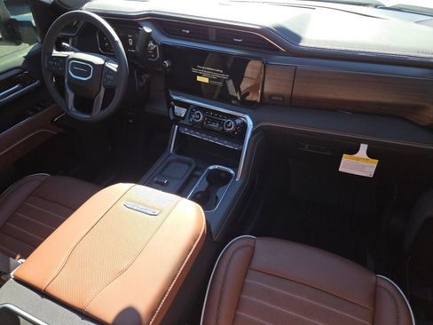 New 2026 GMC Sierra 2500 Denali Ultimate w/ LPO, Black Badging Package image 31