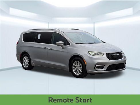 Used 2021 Chrysler Pacifica Touring-L FWD image 9