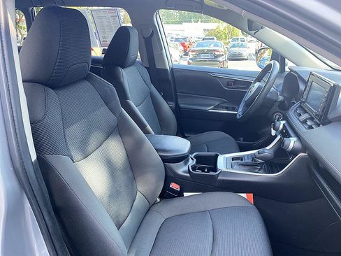 Certified 2022 Toyota RAV4 LE AWD/4WD image 21