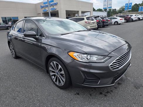 Used 2020 Ford Fusion SE AWD/4WD image 3