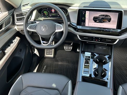 New 2026 Volkswagen Atlas Peak Edition AWD/4WD image 12