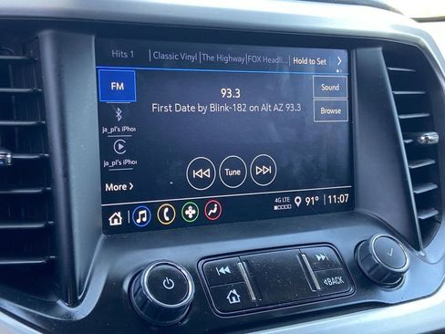 Used 2023 GMC Acadia SLE w/ Driver Convenience Package FWD image 9