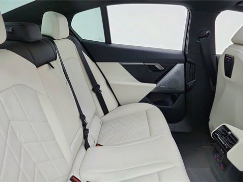 Used 2026 BMW 540i xDrive image 25