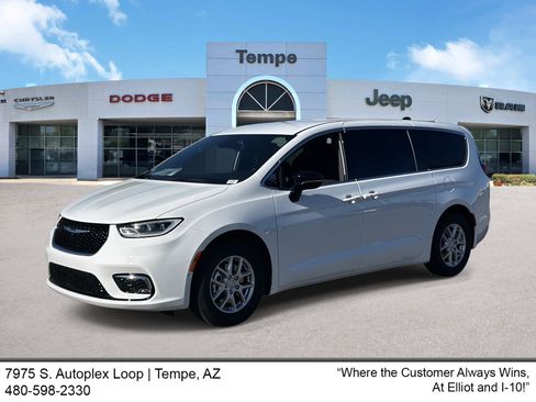 New 2026 Chrysler Pacifica Select image 1
