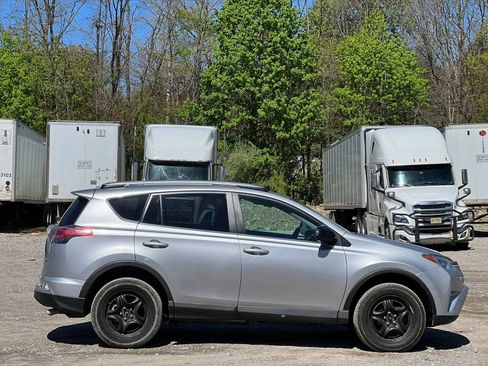 Used 2018 Toyota RAV4 LE w/ All Weather Liner Package AWD/4WD image 7