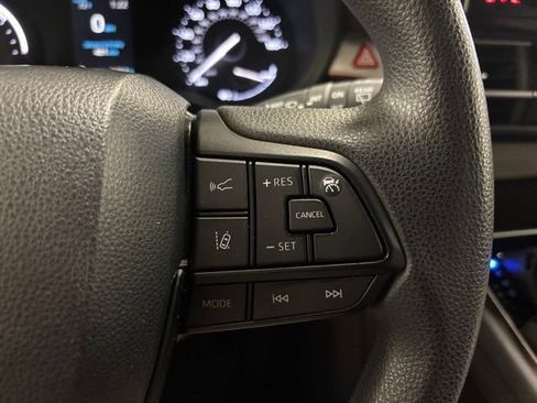 Used 2023 Toyota Sienna LE FWD image 15