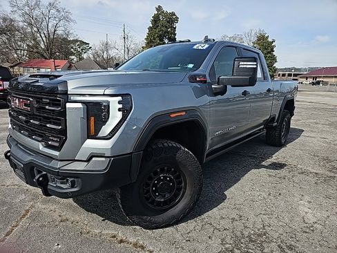 Used 2024 GMC Sierra 2500 AT4X w/ AT4X AEV Edition image 4