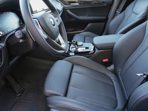 Certified 2025 BMW X4 xDrive30i image 12