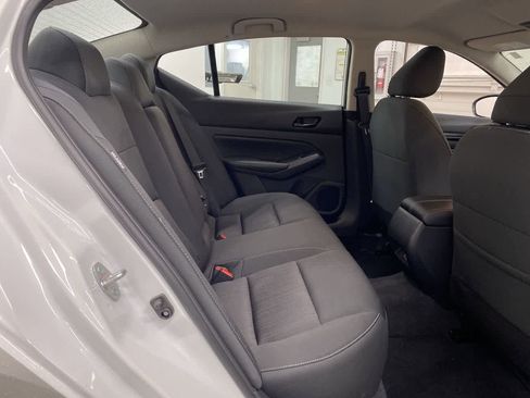 Used 2025 Nissan Altima 2.5 SV image 18