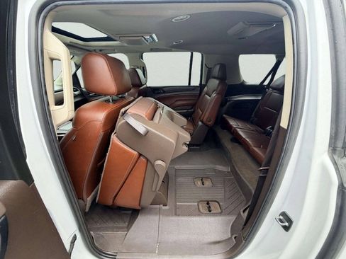 Used 2018 Chevrolet Suburban Premier AWD/4WD image 27