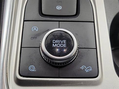 Used 2021 Ford Explorer XLT w/ Equipment Group 202A AWD/4WD image 33