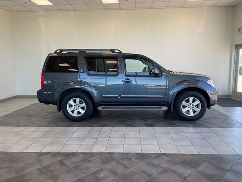 Used 2012 Nissan Pathfinder SV AWD/4WD image 4