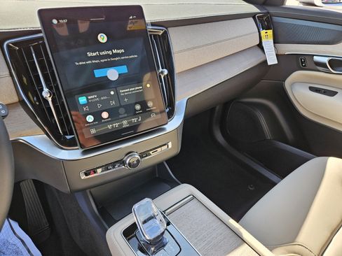 New 2026 Volvo XC90 B6 Plus w/ Protection Package Premier image 13