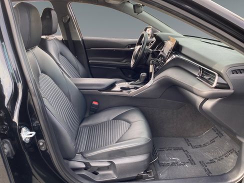 Used 2024 Toyota Camry SE image 15