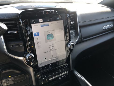 Used 2024 RAM 2500 Laramie w/ Night Edition image 19