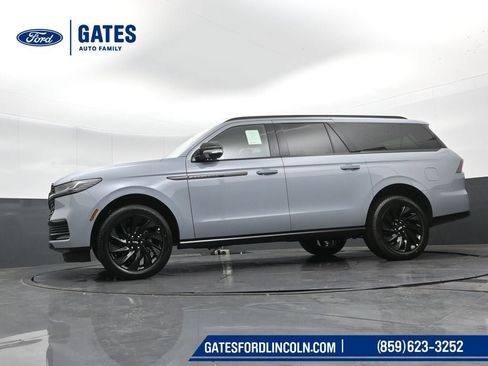 New 2025 Lincoln Navigator L Reserve w/ Jet Appearance Package image 40