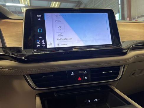 Certified 2024 Volkswagen Atlas SE image 24