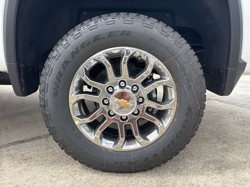 New 2026 Chevrolet Silverado 2500 LTZ w/ LTZ Premium Package image 11