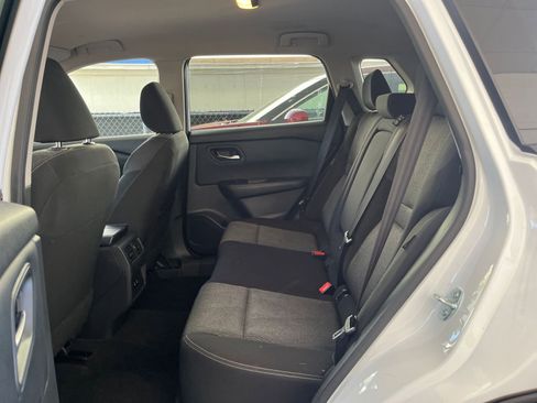 Used 2025 Nissan Rogue SV image 27