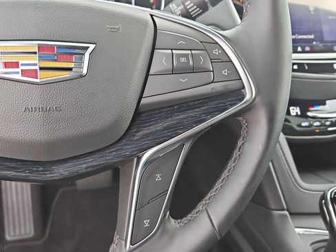 Used 2025 Cadillac XT5 Premium Luxury image 19