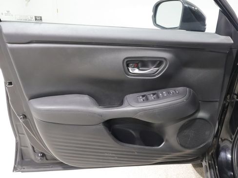 Used 2025 Honda HR-V LX image 12