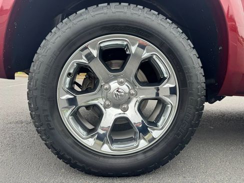 Used 2018 RAM 1500 Laramie w/ Convenience Group AWD/4WD image 16