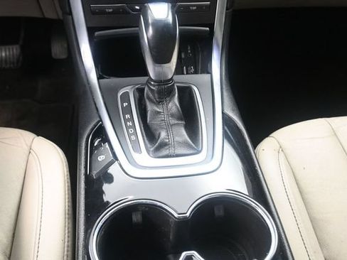 Used 2015 Ford Edge Titanium FWD image 13