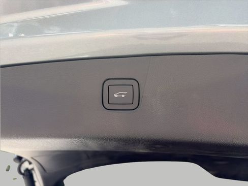 New 2026 Chevrolet Blazer LT w/ Convenience Package FWD image 8