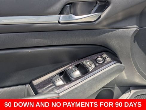 Used 2025 Nissan Altima 2.5 SR FWD image 13