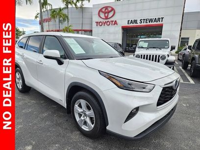Used 2023 Toyota Highlander LE