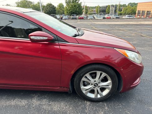 Used 2012 Hyundai Sonata Limited w/ Navigation Pkg FWD image 15