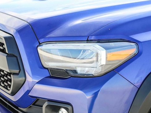 Certified 2022 Toyota Tacoma TRD Off-Road image 9