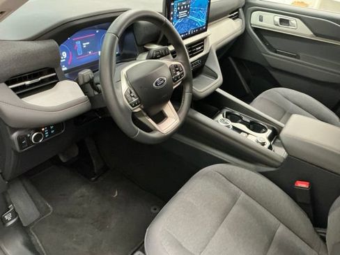 Used 2026 Ford Explorer Active AWD/4WD image 15