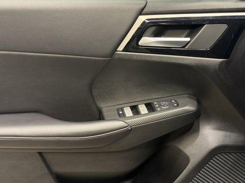 Used 2024 Mitsubishi Outlander SE image 19