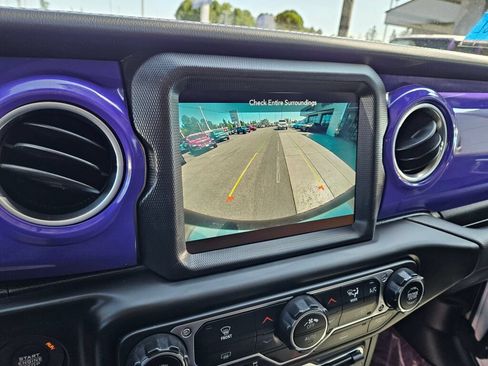 Used 2021 Jeep Wrangler Unlimited Sahara w/ Uconnect 4C Nav & Sound Group AWD/4WD image 25