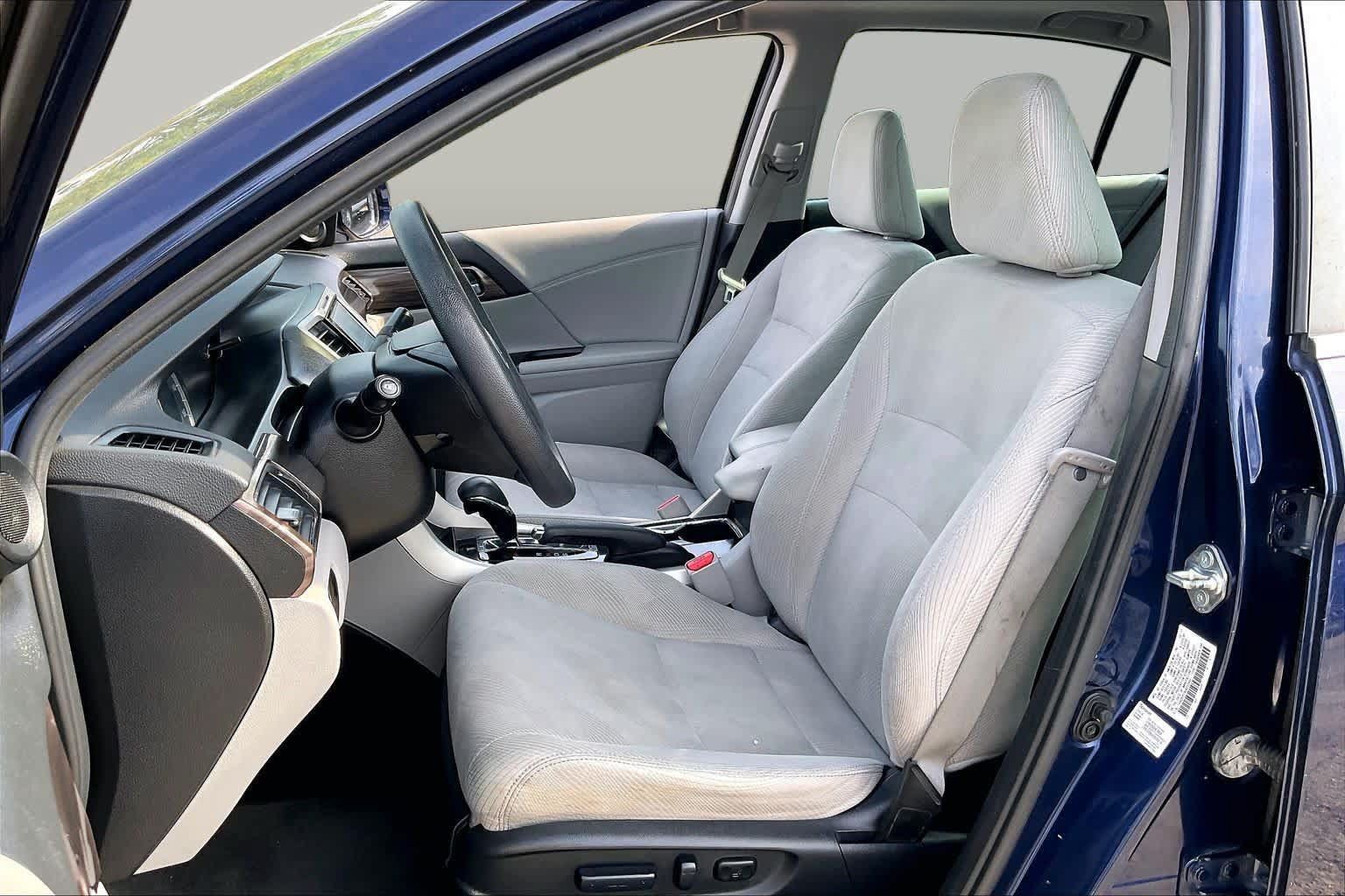 Used 2017 Honda Accord EX image 8