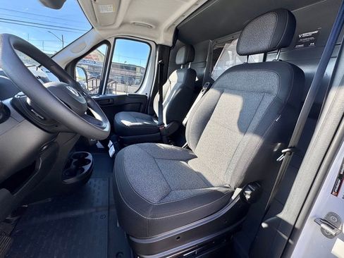 Used 2025 RAM ProMaster 2500 w/ Convenience Group FWD image 17