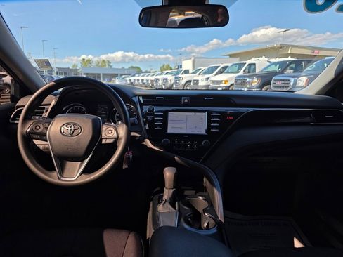 Used 2020 Toyota Camry LE image 8