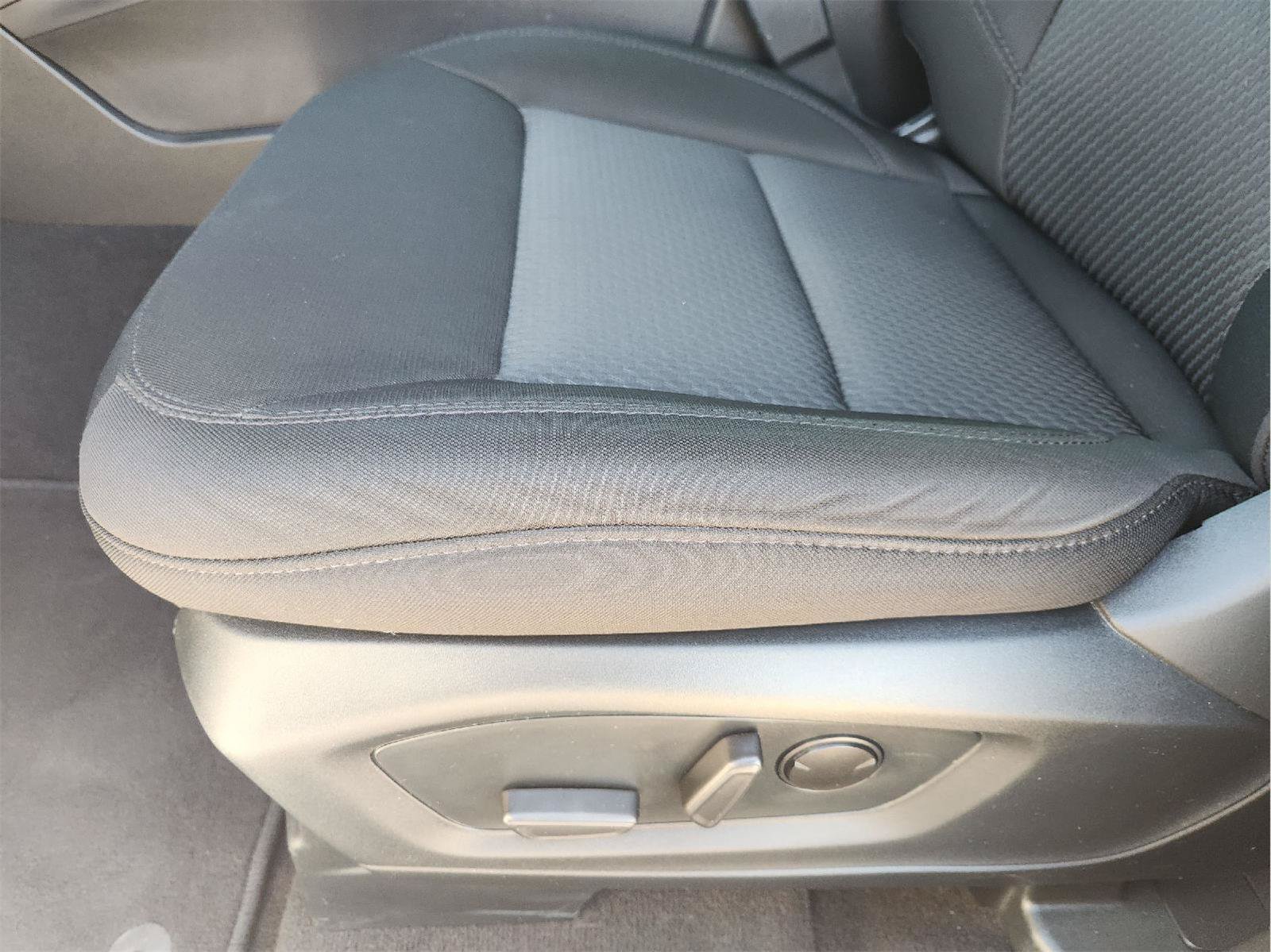 Used 2024 Ford Explorer XLT RWD image 24