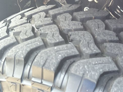 Used 2025 Jeep Wrangler Unlimited Sport AWD/4WD image 9