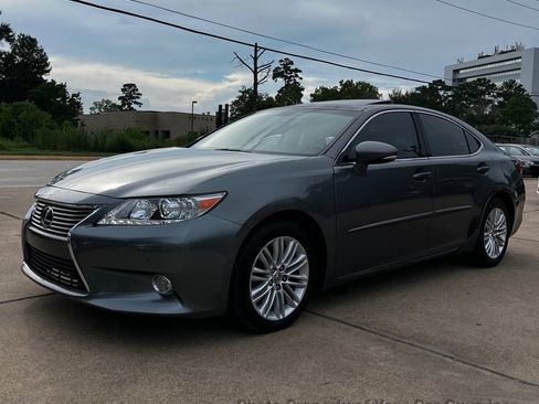 Used 2014 Lexus ES 350 w/ Luxury Package FWD image 12