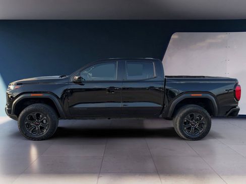 Used 2024 GMC Canyon Elevation w/ Elevation Premium Package RWD image 2