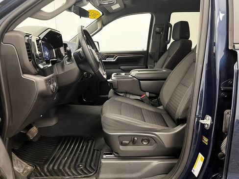 Used 2023 Chevrolet Silverado 1500 LT AWD/4WD image 18