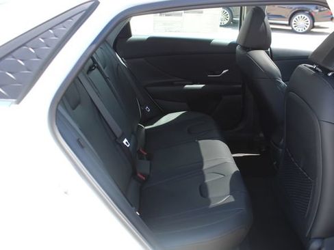 New 2026 Hyundai Elantra Limited FWD image 22